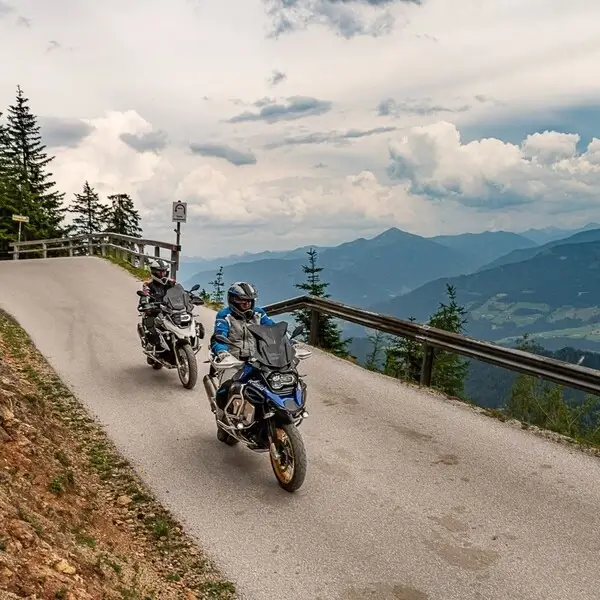 Kurviger Motorrad Navigations App - mit Tourenaufzeichnung und Offline